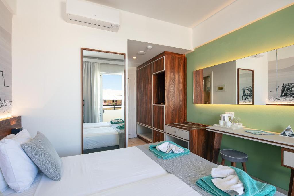 Atrium Ambiance Hotel - 16