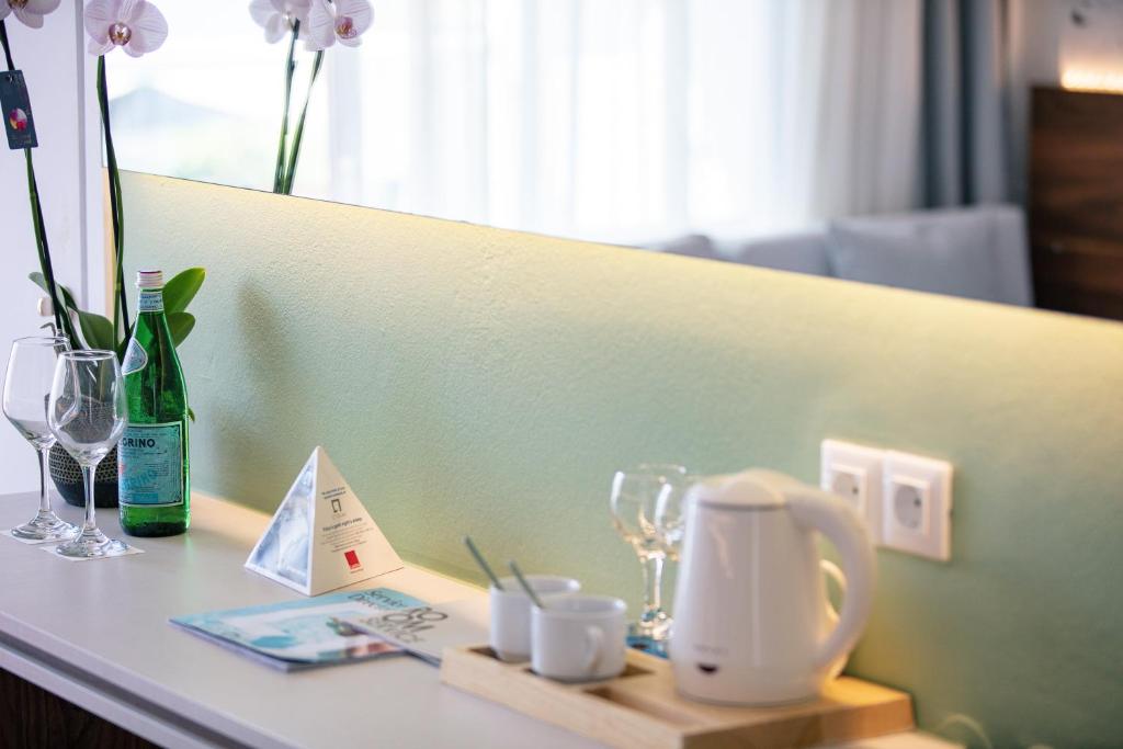 Atrium Ambiance Hotel - 11