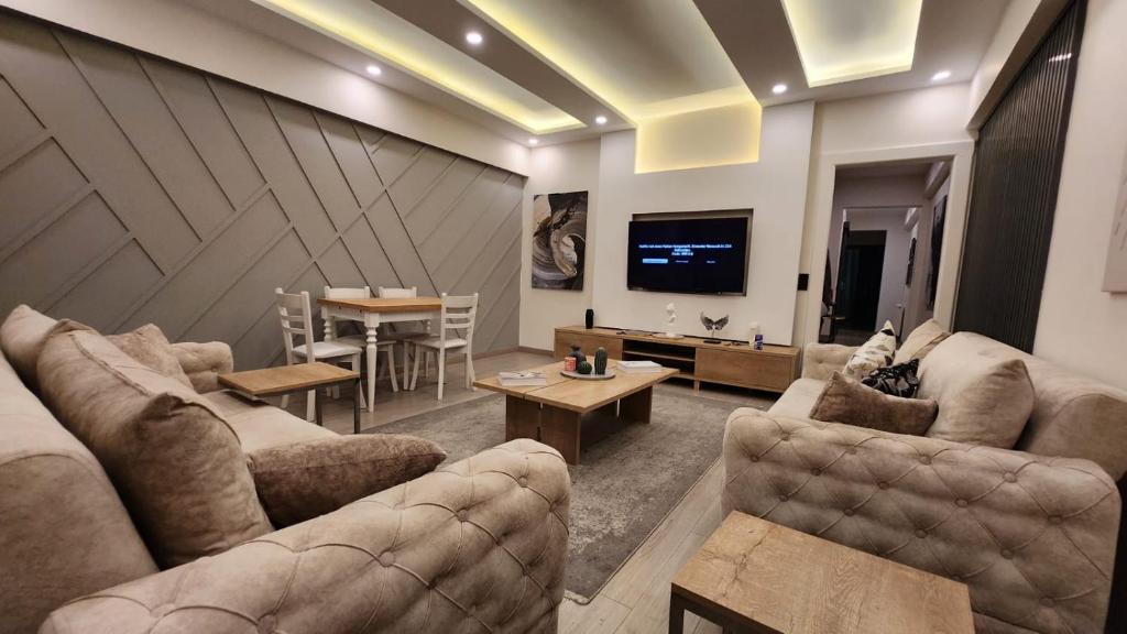 Şişli Center Luxury Renovated 2+1 B 1