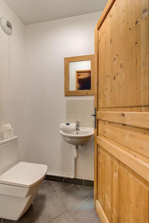 Kúpeľňa v ubytovaní Apartment le Paradis 1 - Alpes Travel - Central Chamonix (sleeps 4)