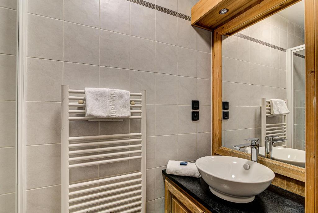 Kúpeľňa v ubytovaní Apartment le Paradis 1 - Alpes Travel - Central Chamonix (sleeps 4)