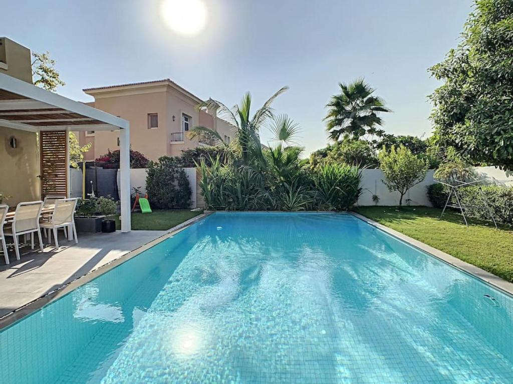 Bazén v ubytování Keyview -Villa, Al Reem 1, Arabian Ranches nebo v jeho okolí