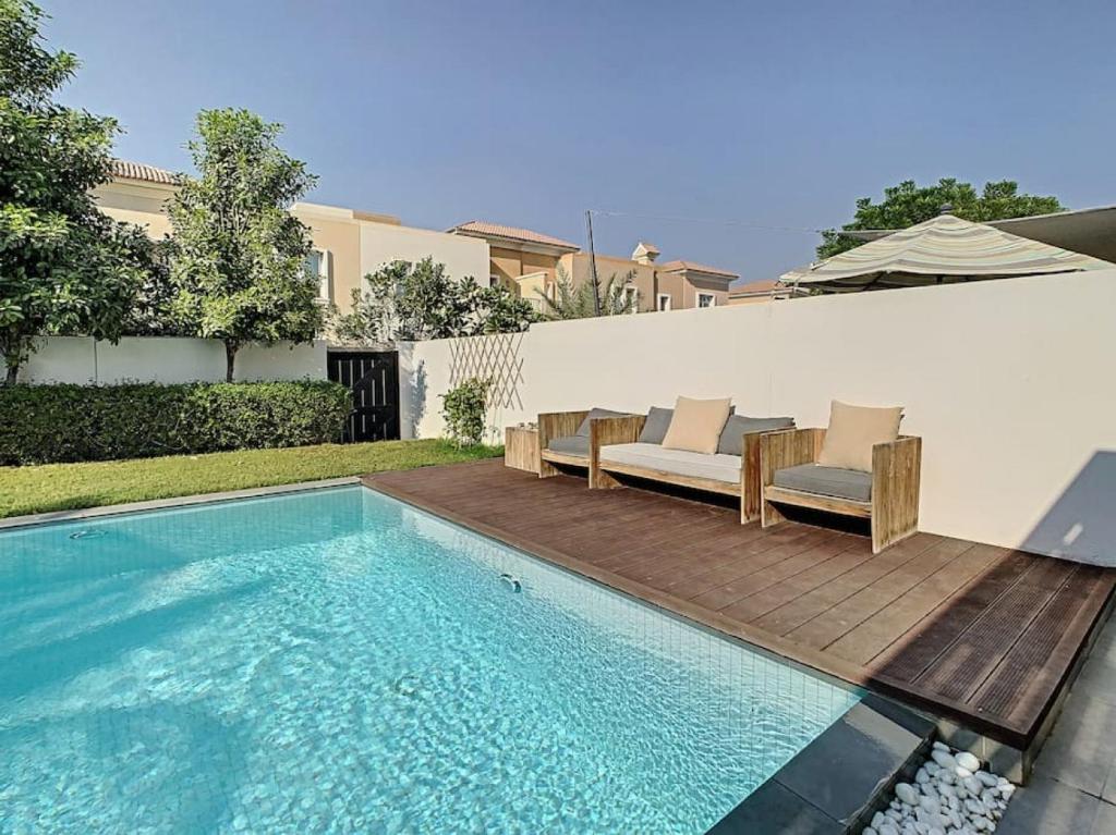 Bazén v ubytování Keyview -Villa, Al Reem 1, Arabian Ranches nebo v jeho okolí
