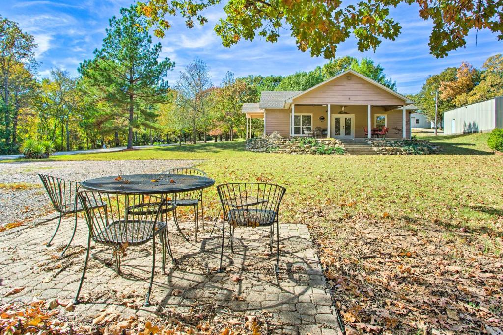Kingston Home with Patio Less Than 4 Mi to Lake Texoma!, Kingston (precios actualizados 2024)