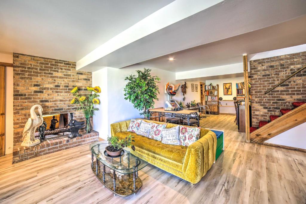 Fotografie z fotogalerie ubytování Large Lowell Apartment Sun View Ranch 324 v destinaci Lowell