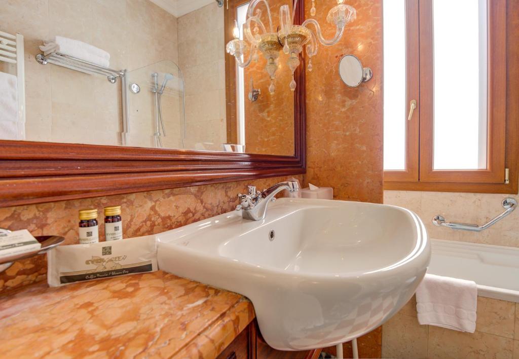 Hotel Antiche Figure - 13