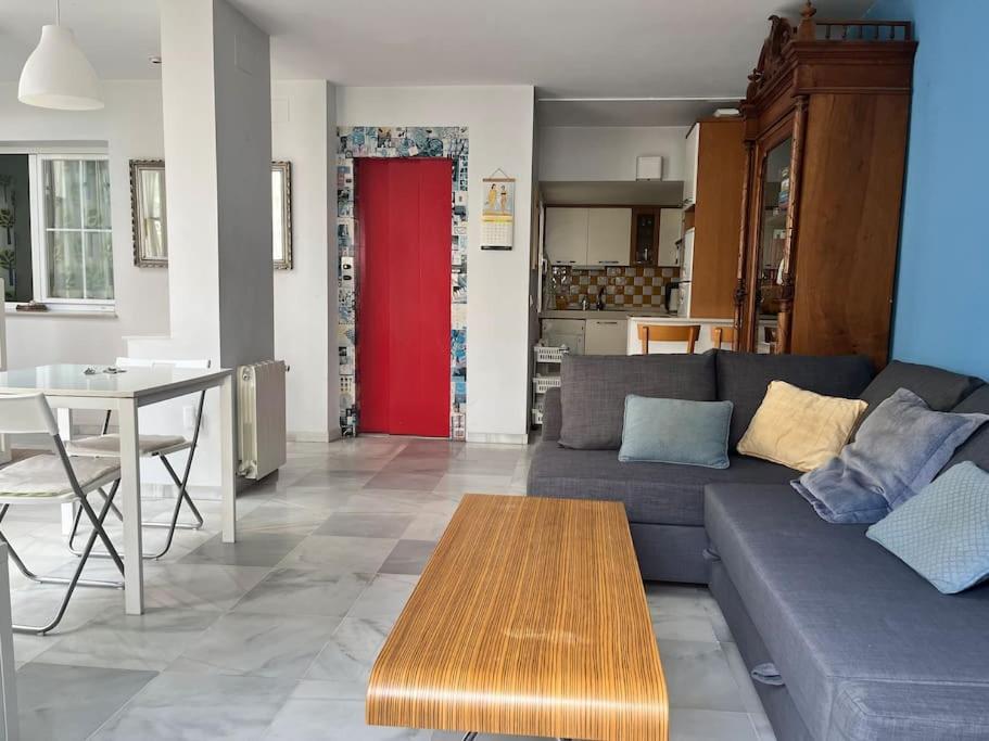 Posezení v ubytování PENTHOUSE WITH LARGE TERRACE IN CENTER OF CÁDIZ