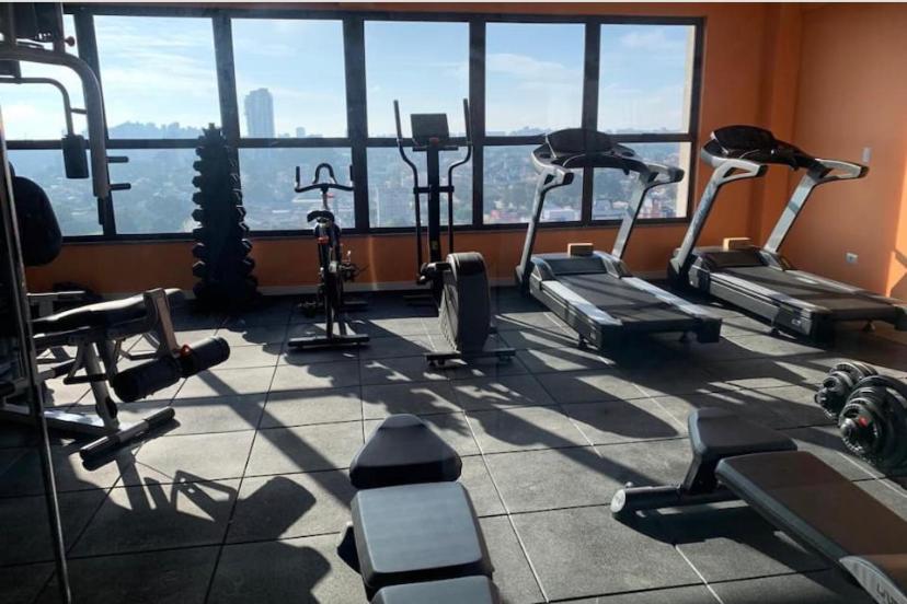 Fitness centrum a/nebo fitness zařízení v ubytování Estúdio Lindíssimo com Varanda!