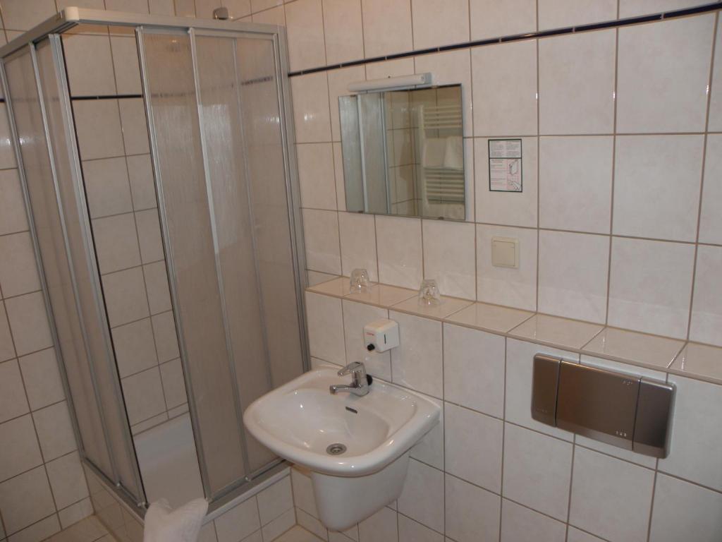 Koupelna v ubytování Gasthof Breeger-Bodden