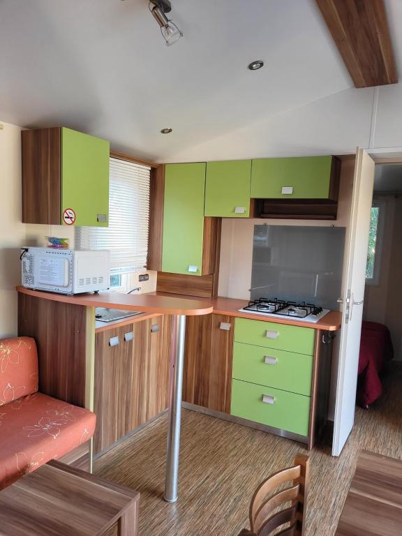 Una cocina o zona de cocina en Camping Costa Blanca