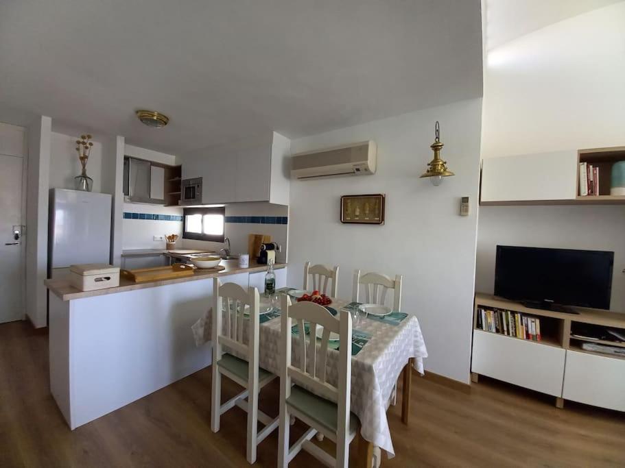 Kuchyň nebo kuchyňský kout v ubytování Precioso apartamento en complejo con piscina