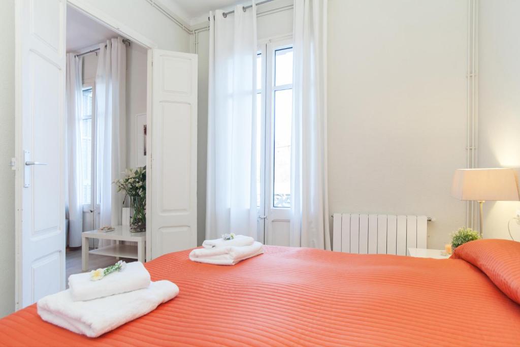 Housalia Sagrada Familia - Apartamento De Tres Dormitorios A - Aragó 423