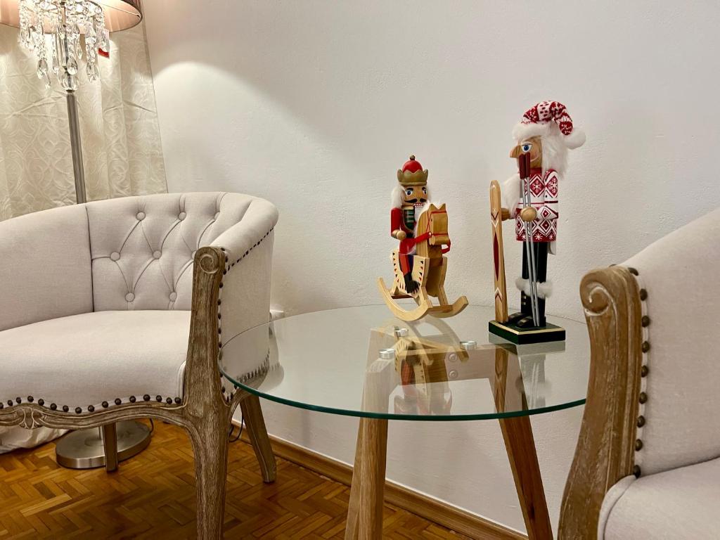 Louis & Elza Old Town Romantic apartments - 3