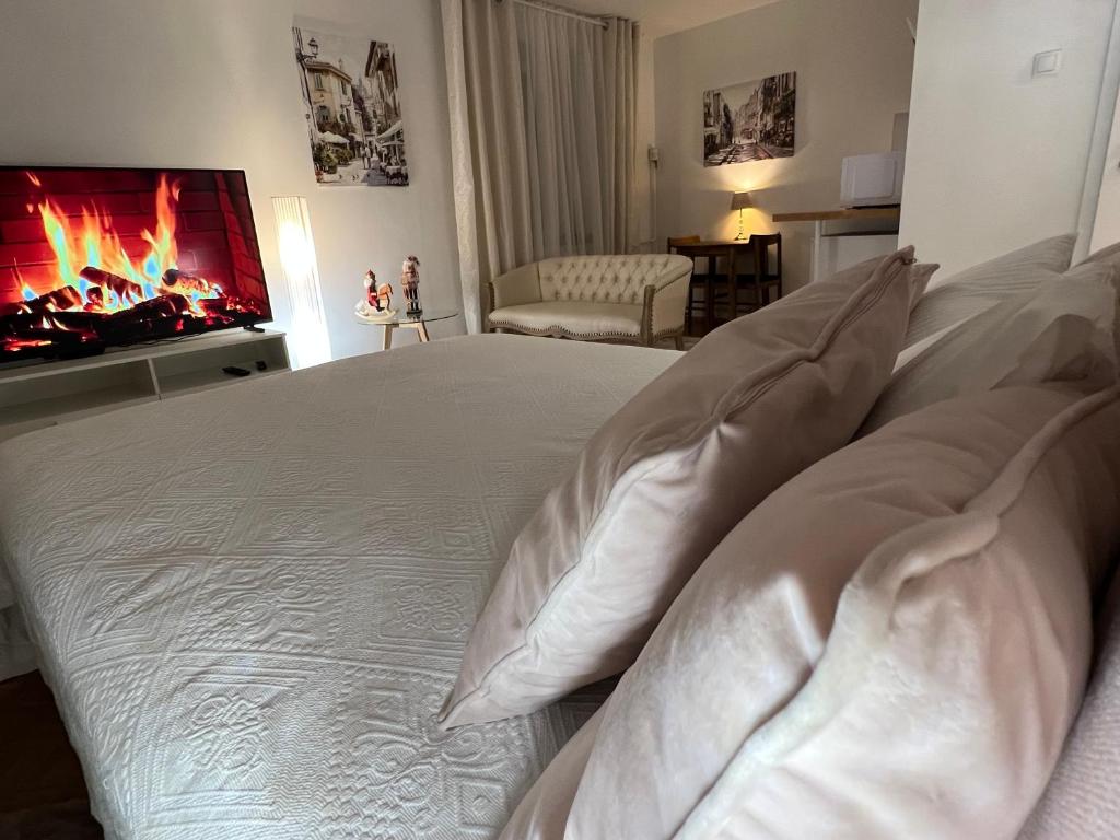 Louis & Elza Old Town Romantic apartments - One-Bedroom Apartment