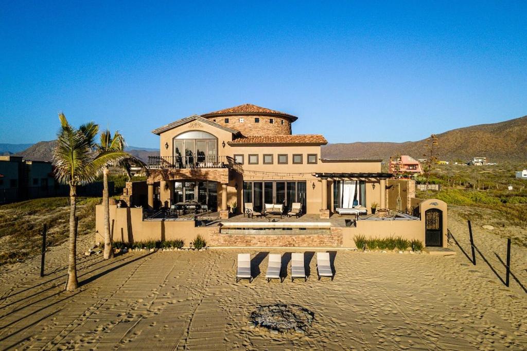 Italian style Beautiful Villa Beach front, Todos Santos (updated prices