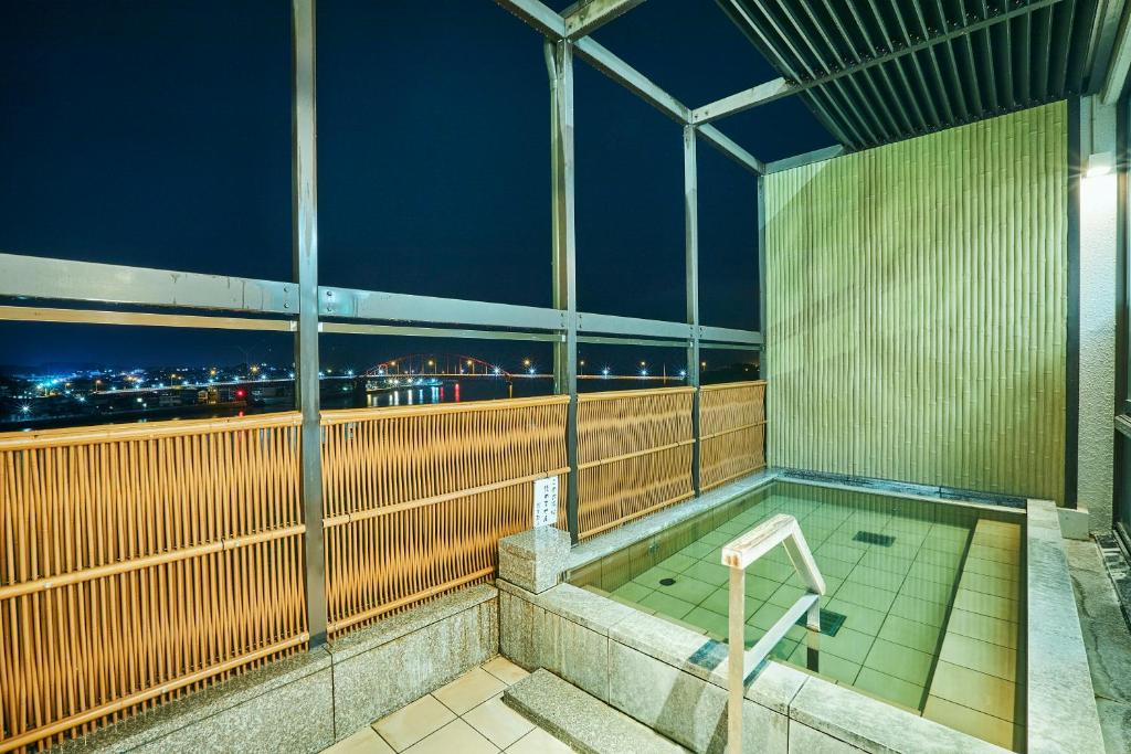 Bazén v ubytování KAMENOI HOTEL Oarai nebo v jeho okolí