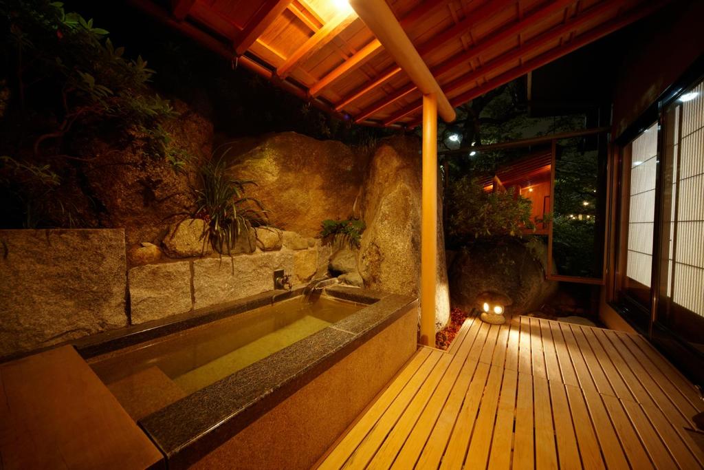Fotografie z fotogalerie ubytování Beautiful Japanese Garden Kagetsu v destinaci Fuefuki