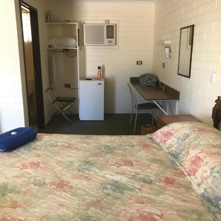 Minnipa Hotelにあるベッド