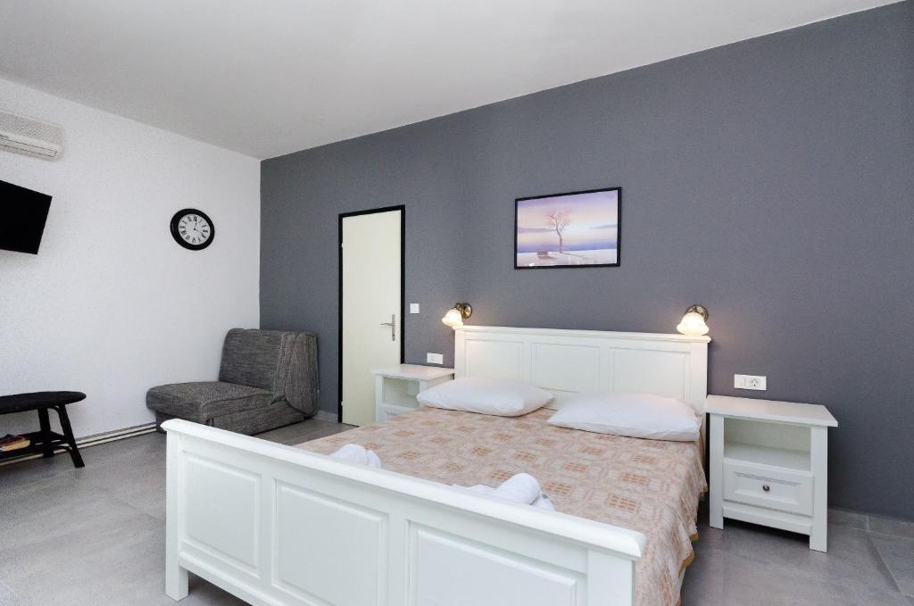 TV a/nebo společenská místnost v ubytování Apartments Marija G