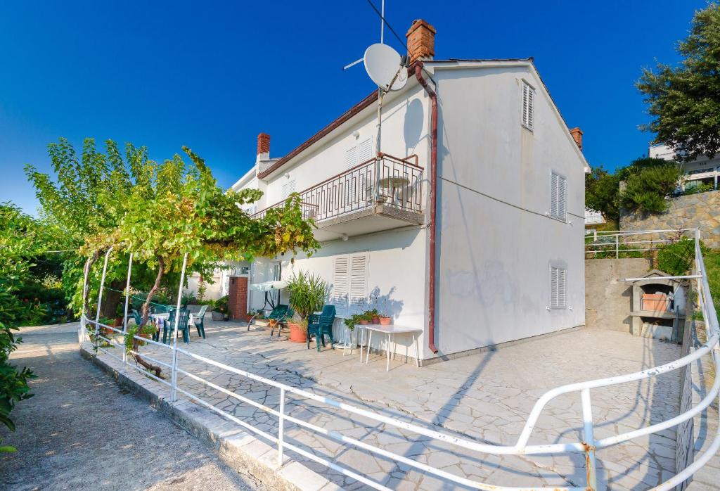 Το κτήριο όπου στεγάζεται  το διαμέρισμα