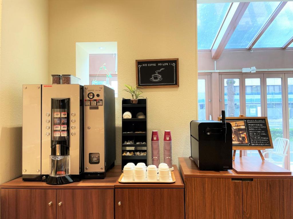Příslušenství pro přípravu čaje a kávy v ubytování Richmond Hotel Hamamatsu