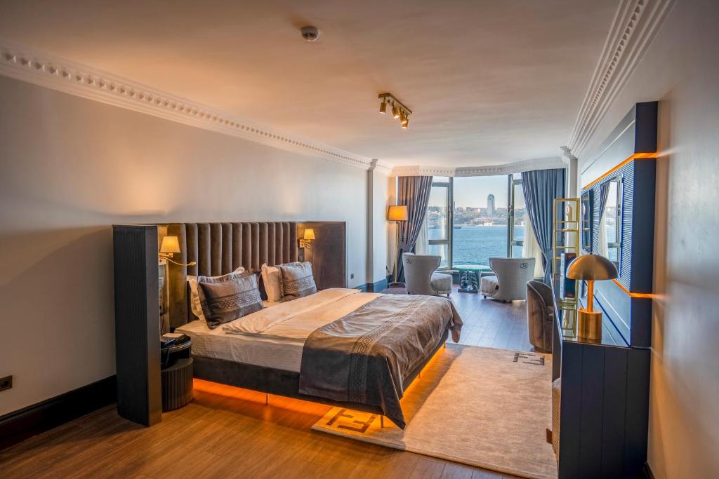 Postel nebo postele na pokoji v ubytování A11 HOTEL BOSPHORUS