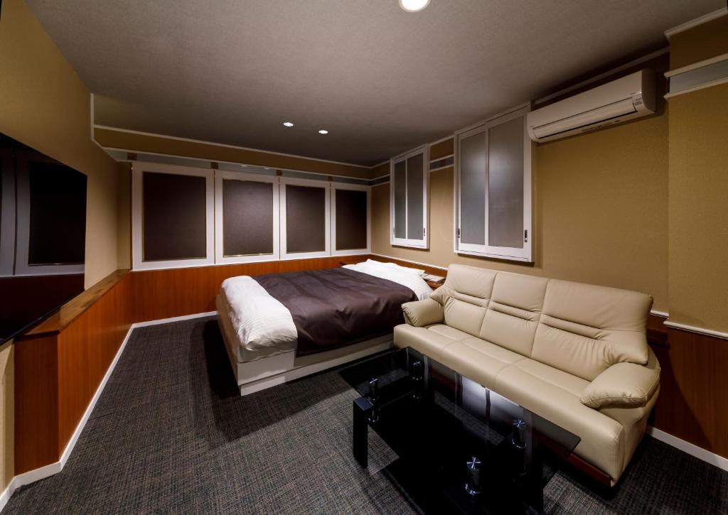 Posezení v ubytování HOTEL HanaBi 長良の湯 -大人専用-
