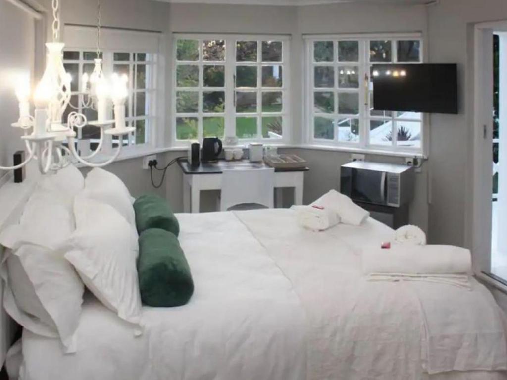 La Belle Guest House - 