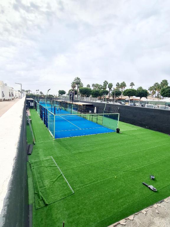 Tennis and/or squash facilities at Luxury Poolside Holiday Home or nearby