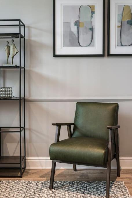 Nelson Crescent East : Modern one bedroom basement apartment in central location - Appartamento Con 1 Camera Da Letto