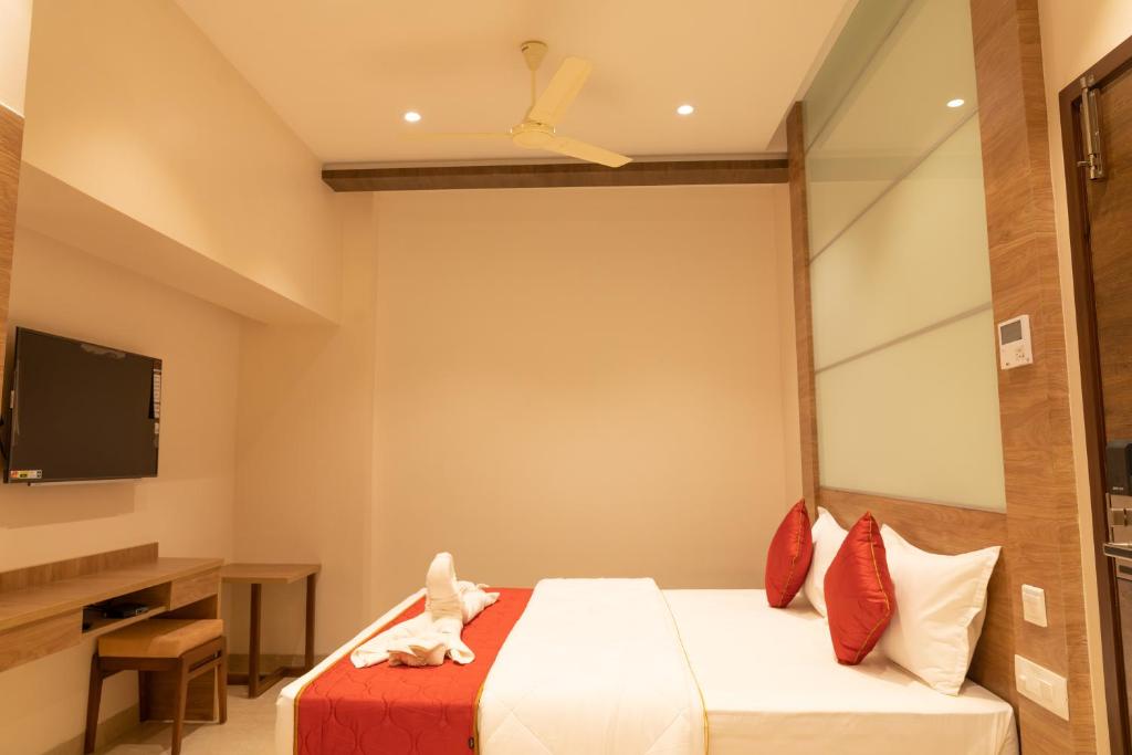 The Paradise Hotel LUXURY STAY, Kanchipuram, India