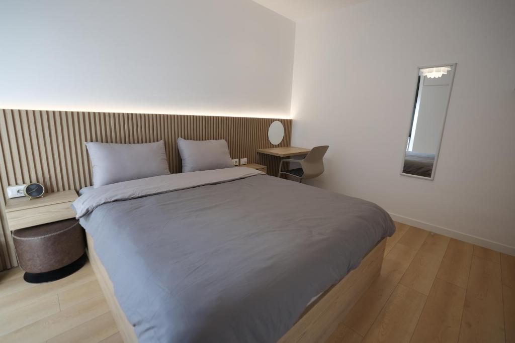 Apollo Apartment by Holistay - Image 7