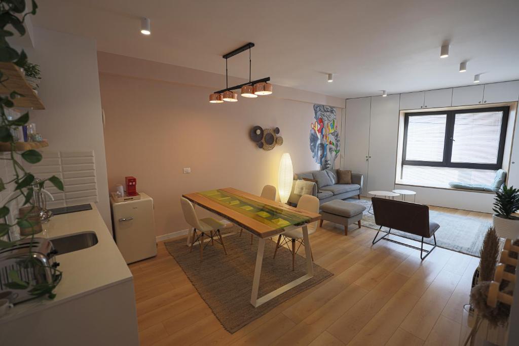Apollo Apartment by Holistay - Image 4