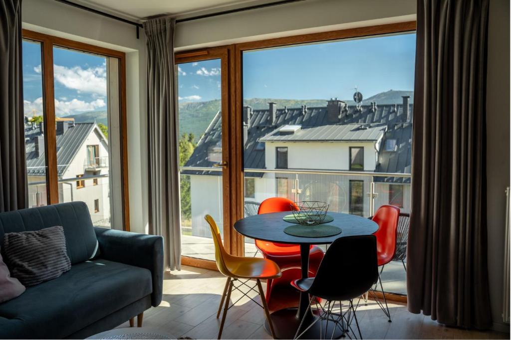 Výhľad na hory alebo výhľad na hory priamo z apartmánu