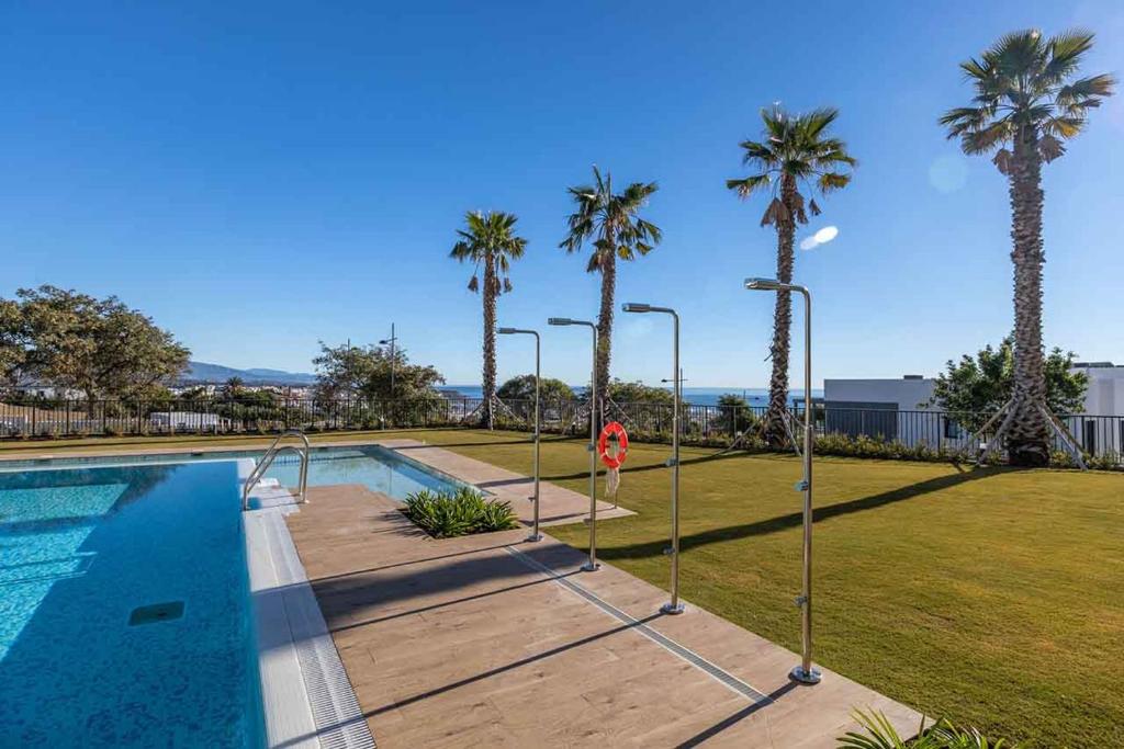 Bazén v ubytování SEA & VILLAGE LUXURY nebo v jeho okolí