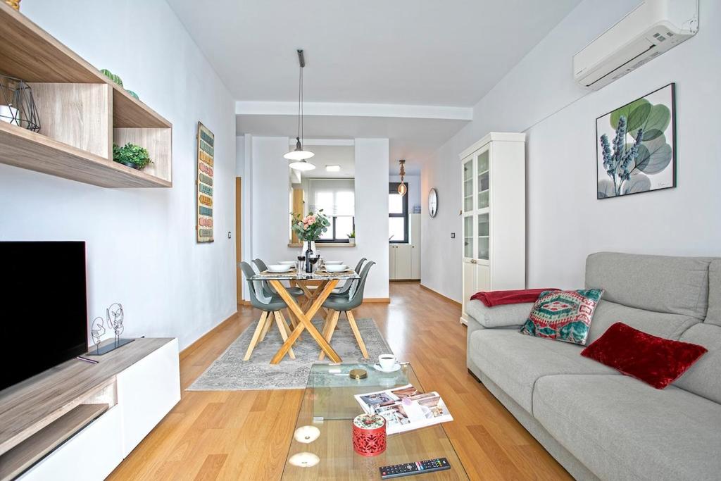 A television and/or entertainment centre at -MalagaSunApts- Central FreeParking RooftopPool