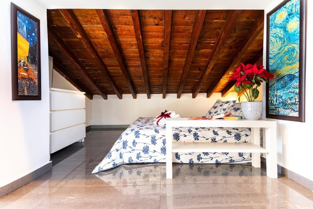 Posteľ alebo postele v izbe v ubytovaní -MalagaSunApts- Private Terrace Studio