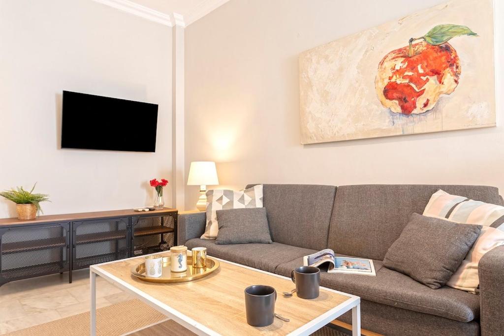 TV a/nebo společenská místnost v ubytování -MalagaSunApts- City Central Tapas&Relax