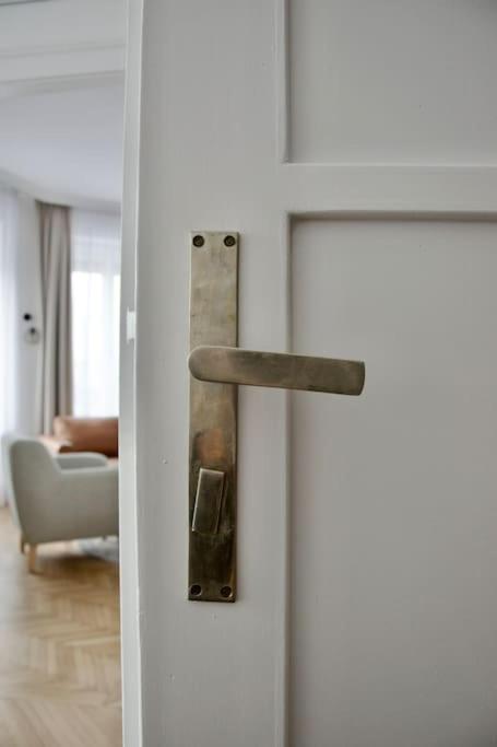 Posteľ alebo postele v izbe v ubytovaní Premium Apartment by Hi - Central 2 BR - best view