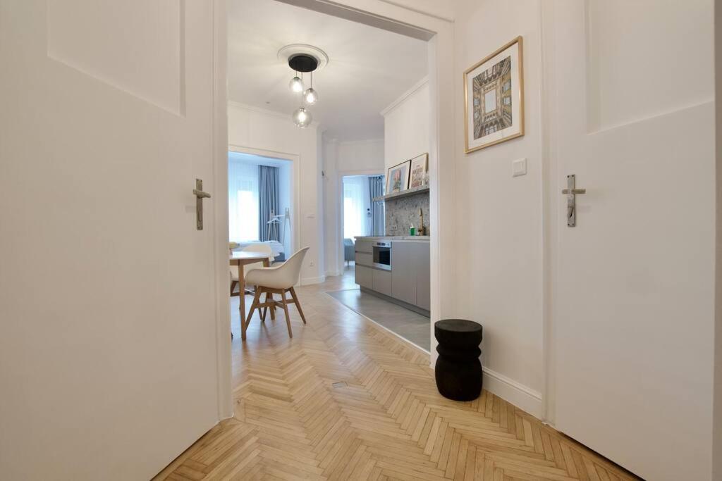 Fotografia z galérie ubytovania Premium Apartment by Hi - Central 2 BR - best view v Budapešti