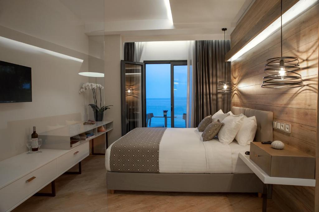 Postel nebo postele na pokoji v ubytování Seasabelle Hotel near Athens Airport