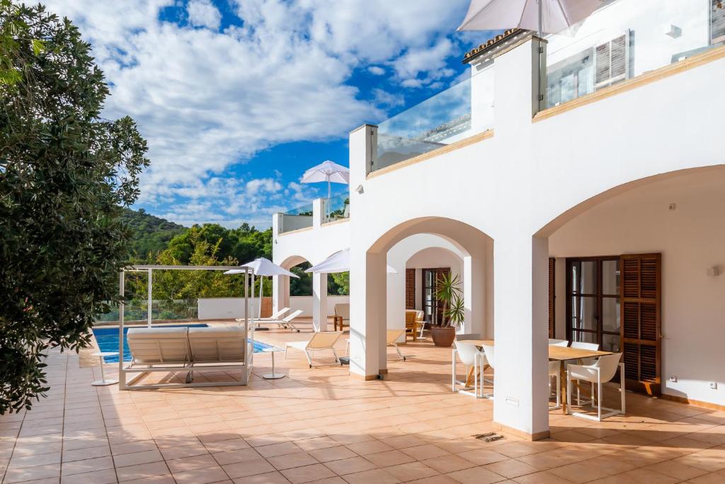 Balkón nebo terasa v ubytování Villa Font de sa Cala