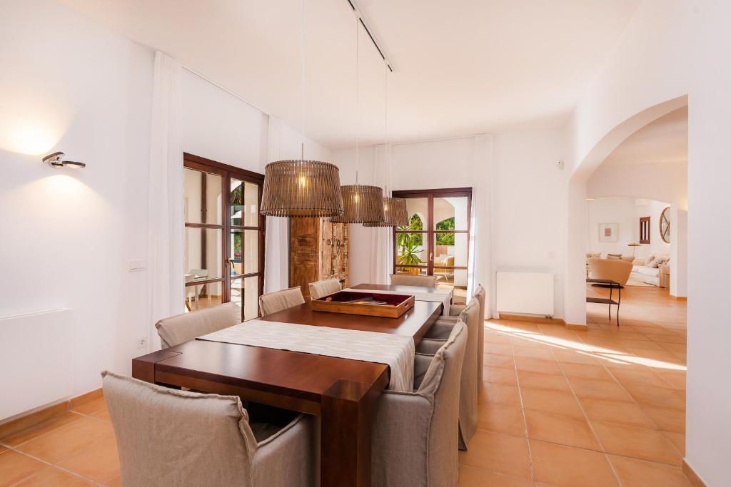 Posezení v ubytování Villa Font de sa Cala