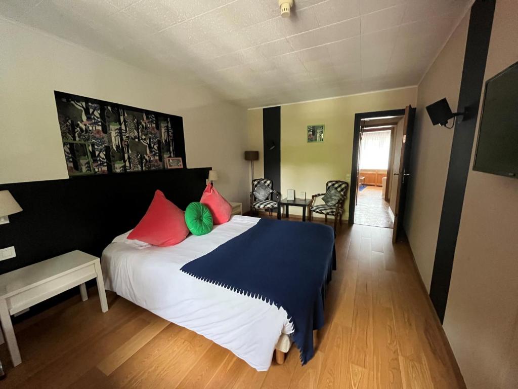 Postel nebo postele na pokoji v ubytování Auberge De La Gaichel