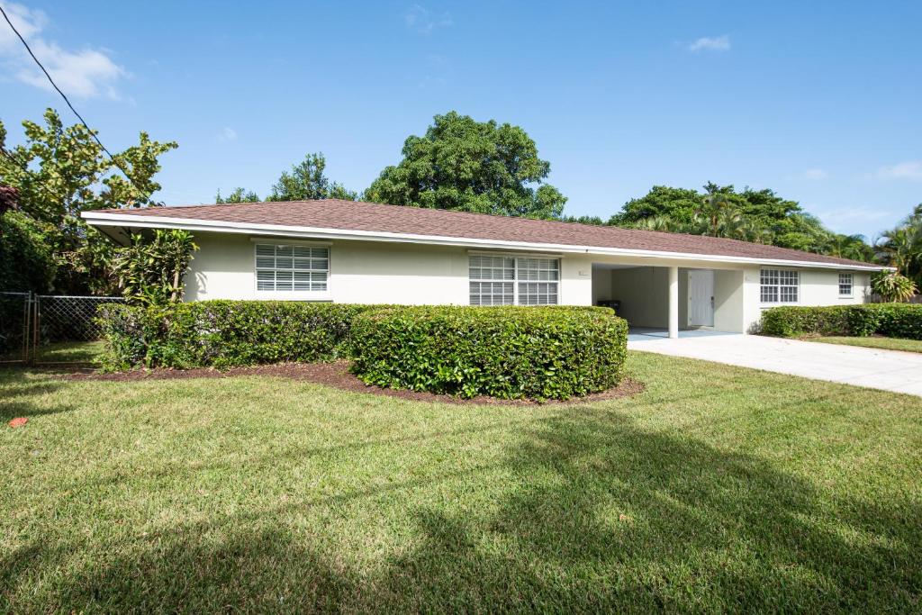 Two Palms A, North Palm Beach (updated prices 2024)