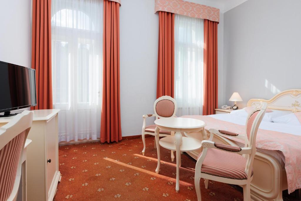 OREA Spa Hotel Palace Zvon Mariánské Lázne - Resim 42