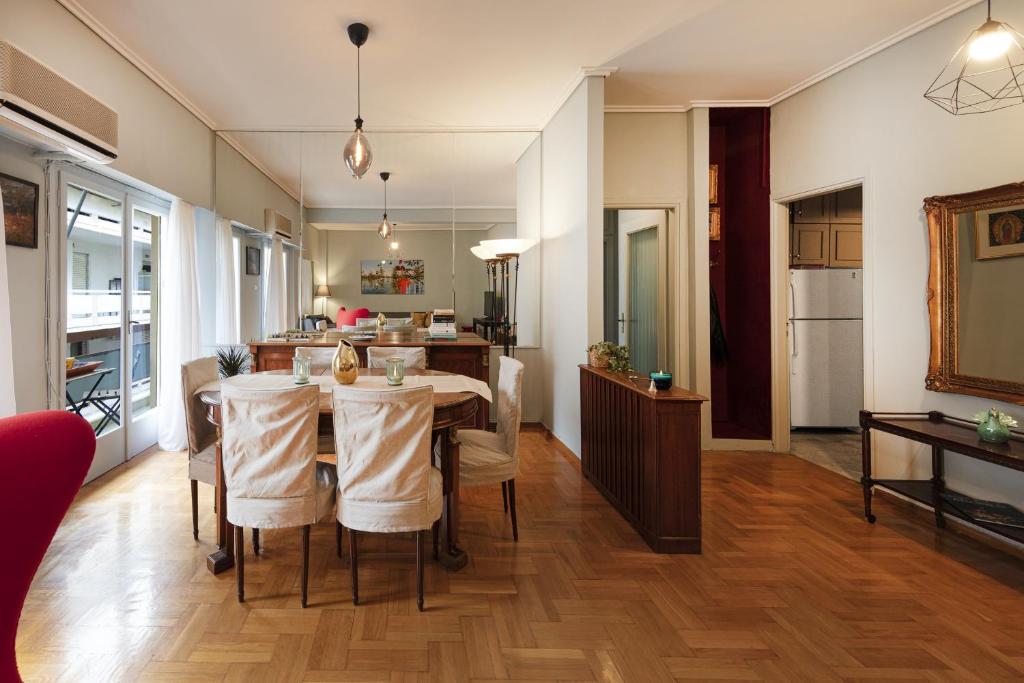 Kuchyňa alebo kuchynka v ubytovaní Spacious 3 Bedroom apt near Acropolis museum