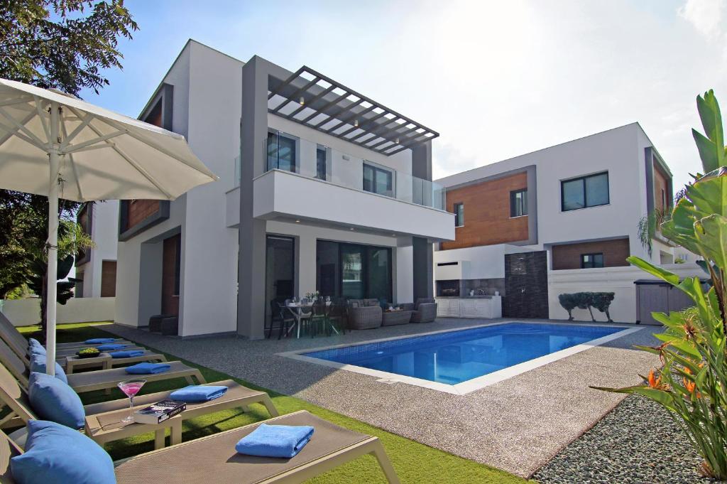 Piscina a Villa Maritime o a prop