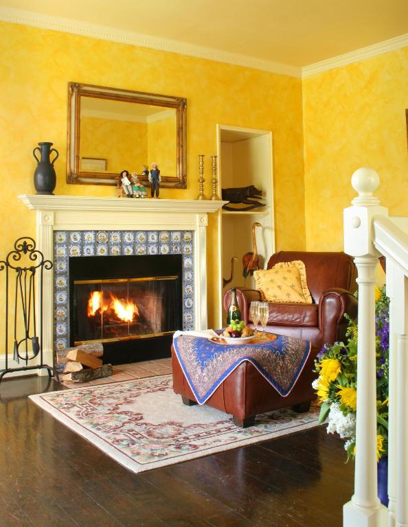 L'Auberge Provencale Inn & Restaurant - King Suite (Van Gogh)