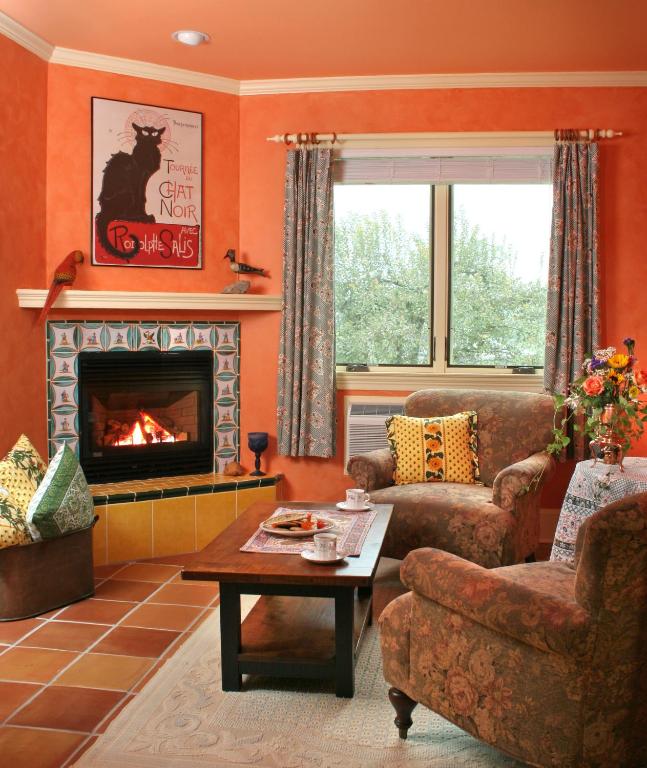 L'Auberge Provencale Inn & Restaurant - King Suite (Larousse)